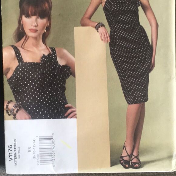 Vogue New pattern #1176. Dress by Michael Kors - Picture 3 of 5